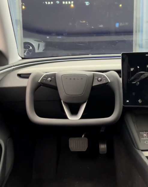 Tesla Model 3 Highland Yoke Steering Wheel (Inspired Designed by Model X/S Plaid Yoke Style)